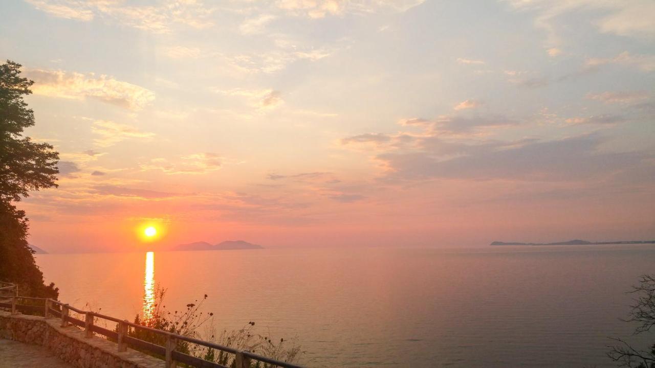 Aqua Holiday Apartments Vlorë Buitenkant foto